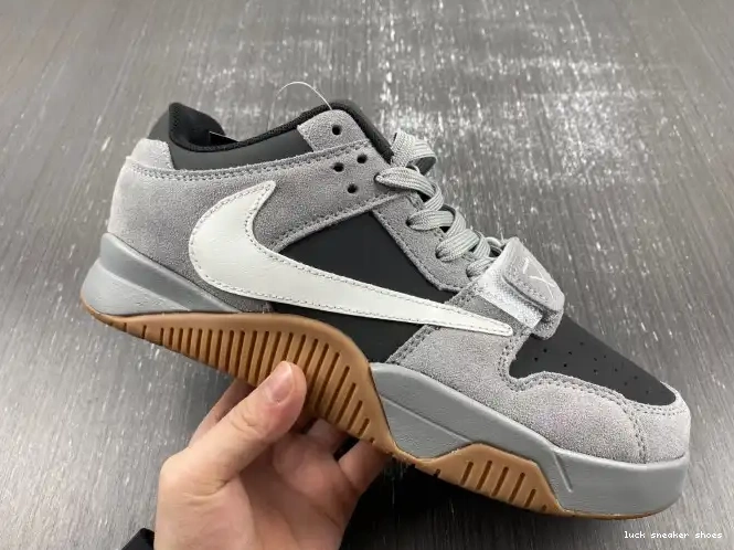 Reps LUCY X CHECK JORDAN FZ8117-001 THE CUT TRAVIS SCOTT 0501
